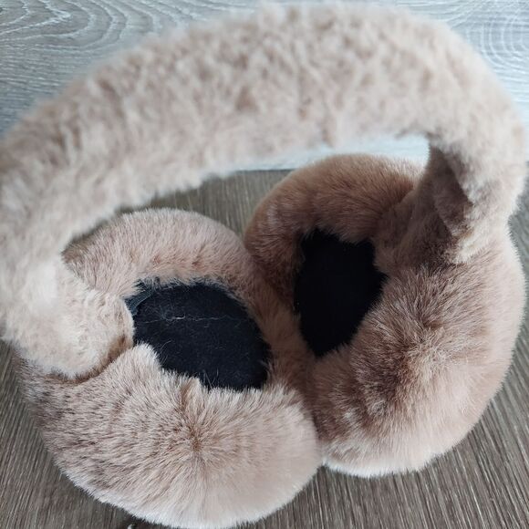 Cozy Faux Fur Earmuffs - Picture 4 of 5